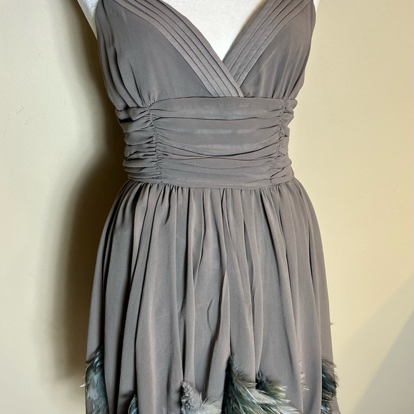Gray TWELVE by TWELVE Short Dress W Blue Gray Feathers on Skirt! Size 4 - Picture 6 of 13